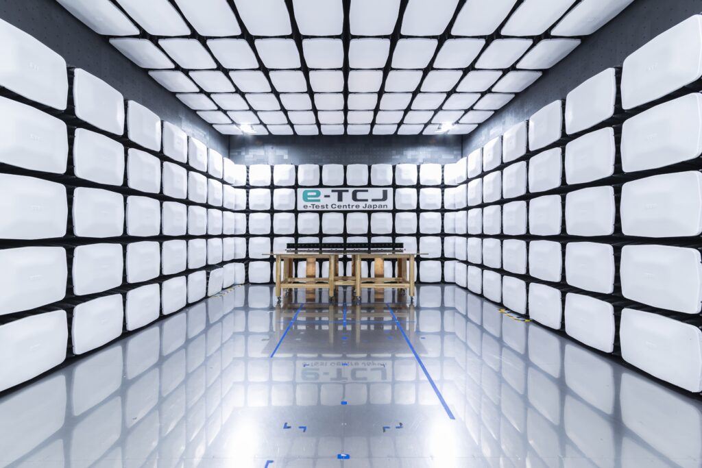 小型電波暗室　IMV　日本高度信頼性評価試験センター